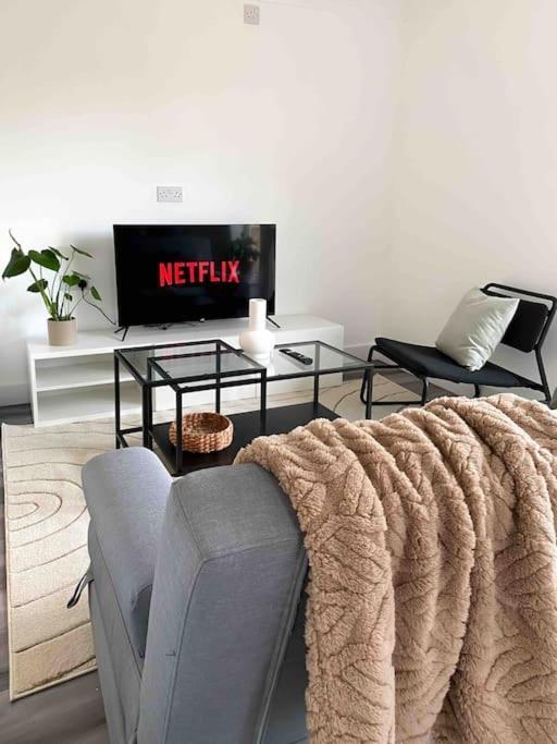 Modern Flat Near Train Station With Free Parking Apartment Cambridge  Luaran gambar