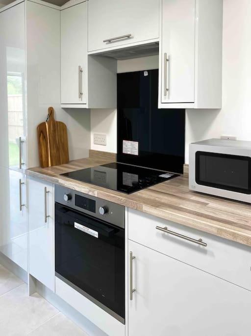 Modern Flat Near Train Station With Free Parking Apartment Cambridge  Luaran gambar