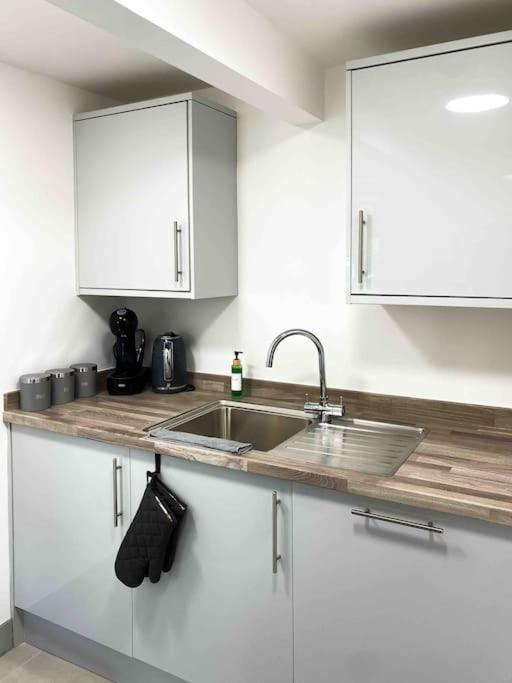 Modern Flat Near Train Station With Free Parking Apartment Cambridge  Luaran gambar