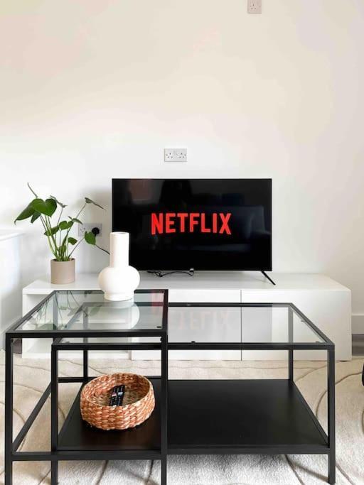 Modern Flat Near Train Station With Free Parking Apartment Cambridge  Luaran gambar